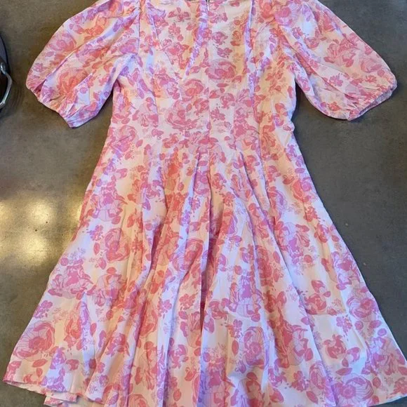 Pink and white sundress - Picture 2 of 3